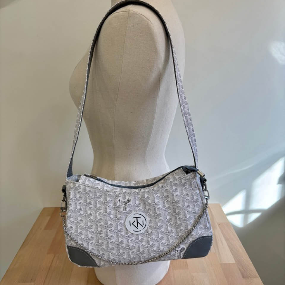 Annabelle Shoulder Bag - White on Grey