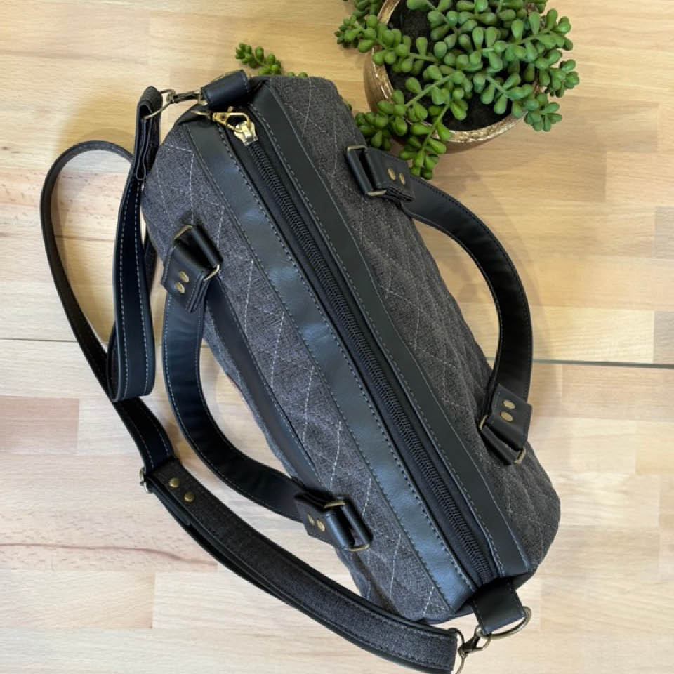 Taffy Duffle - Overnighter - Black