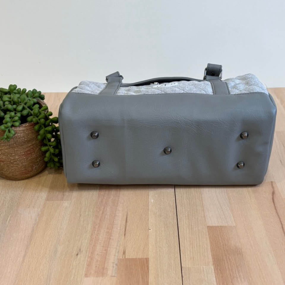 Taffy Duffle - Overnighter - Grey